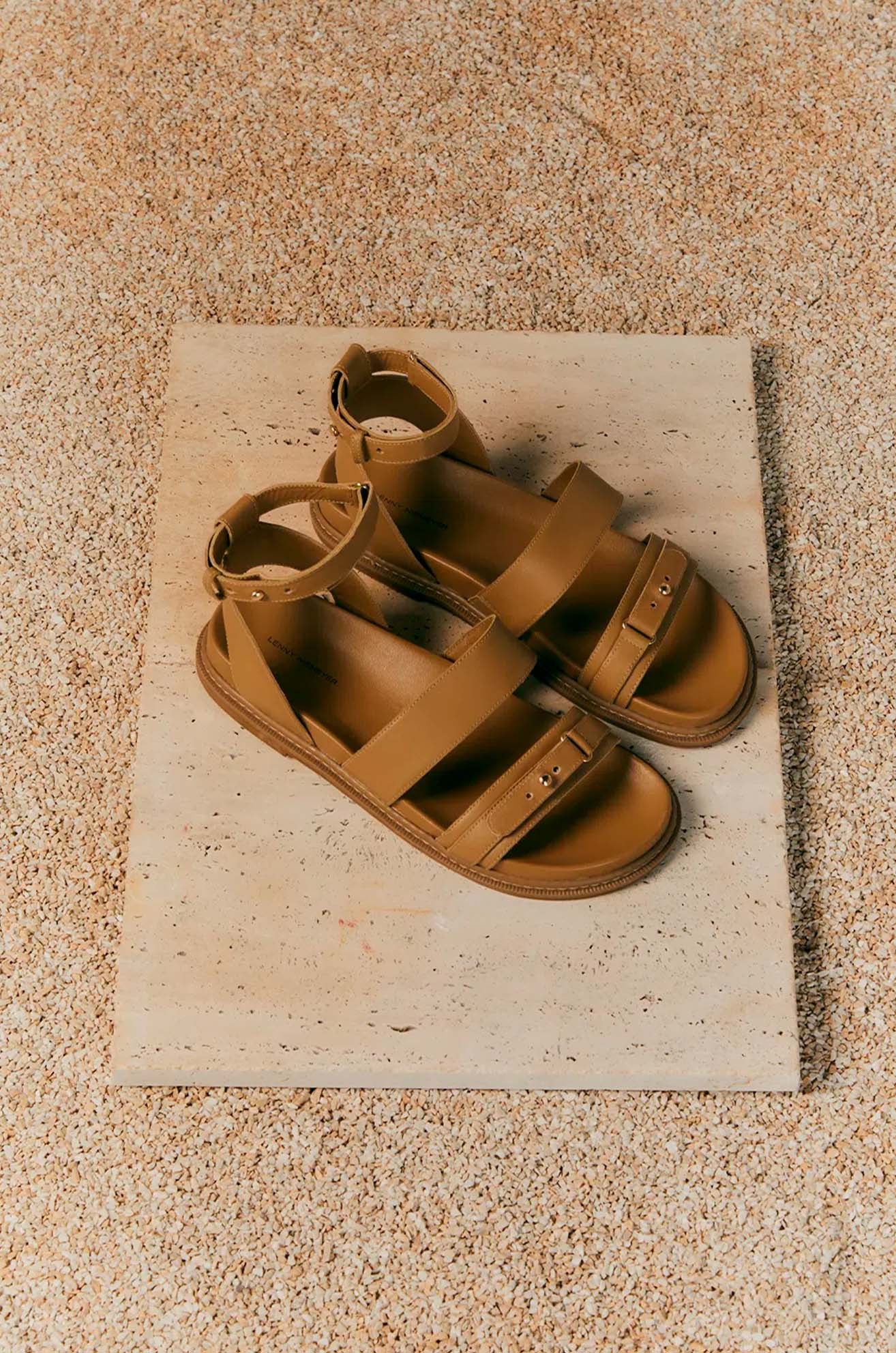 Sandália Carrapeta Vira Ambar