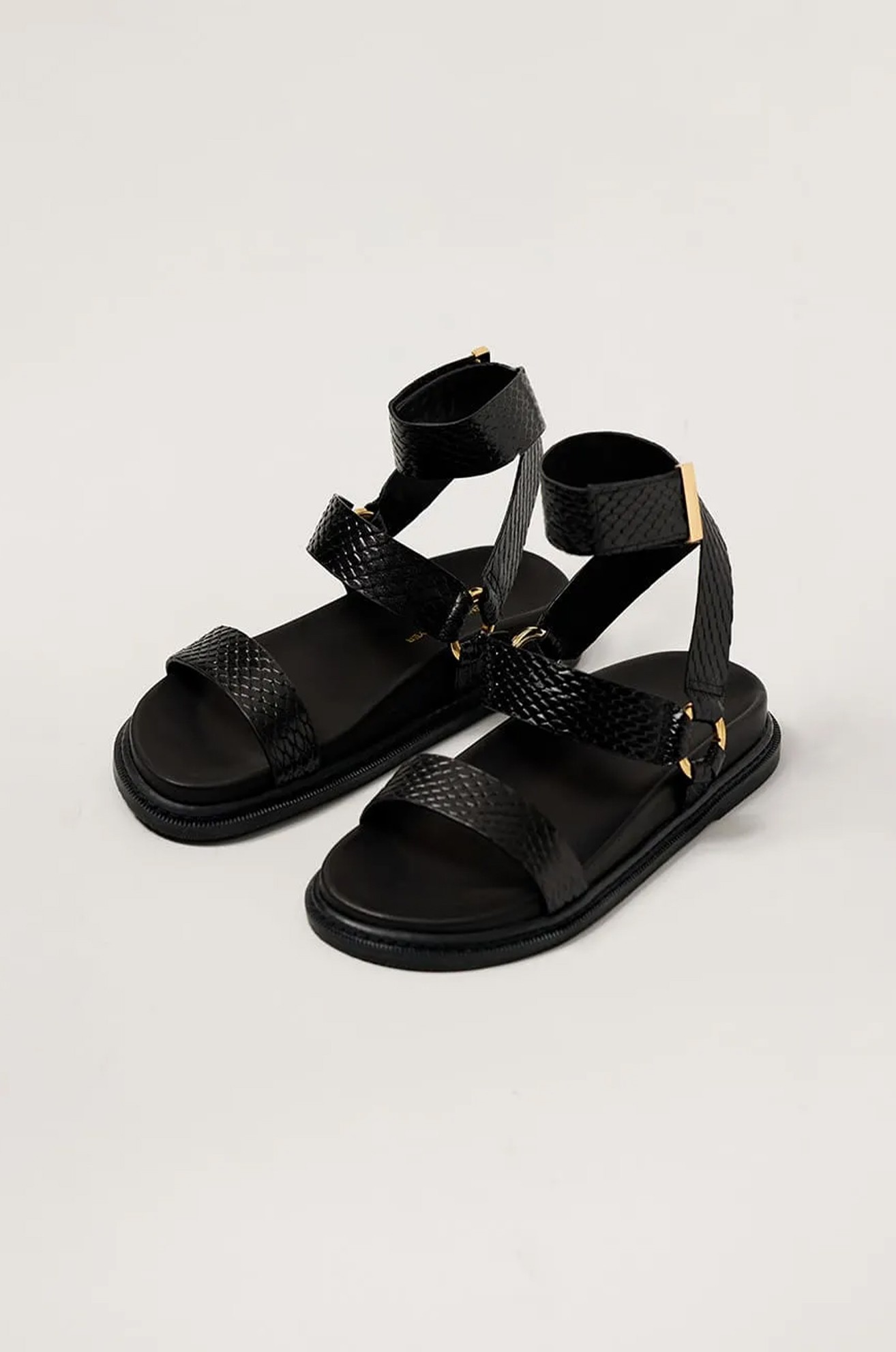 Sandalia Ponteira Metal Preto