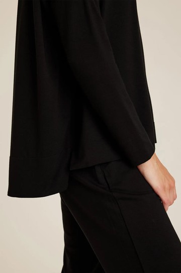 Blusa Moletinho Manga Longa Preto hover