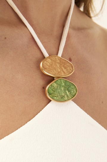 Maio Addison Petra White hover