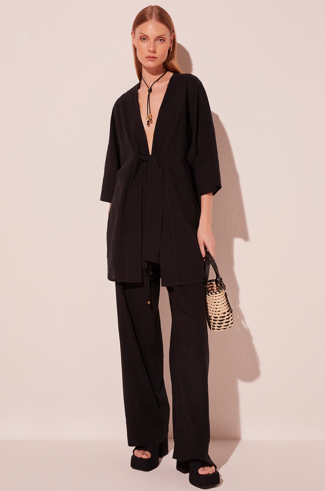 Capa Kimono Curto Pacifico Preto