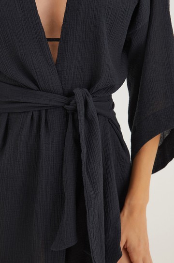 Saida Curta Yanka Black hover