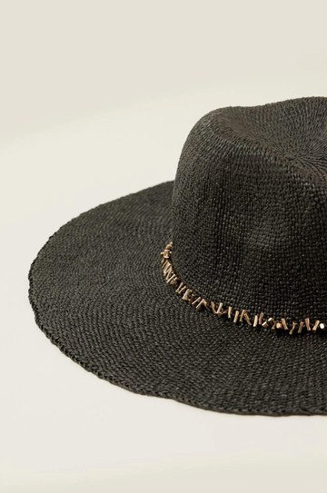 Chapéu Detalhe Metal Preto