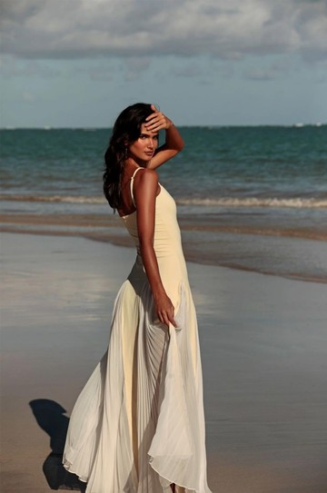 Vestido Athena Champagne hover